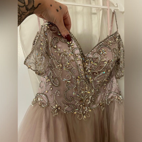 Formal Dress - Picture 8 of 11